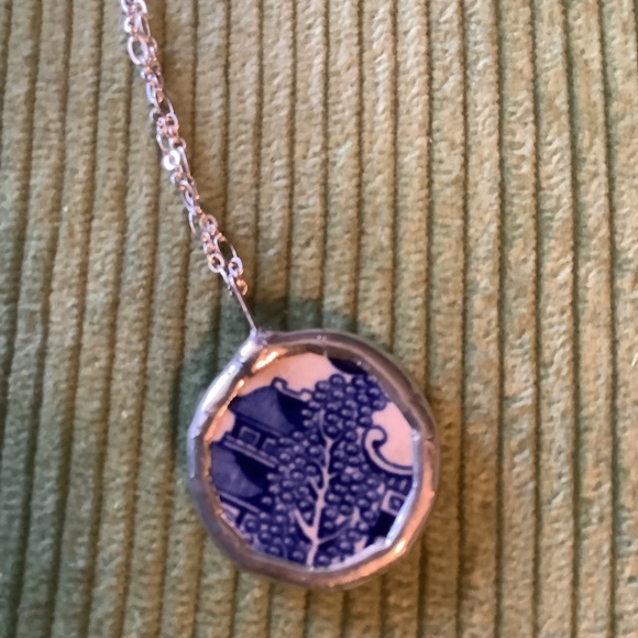Buffalo Pottery necklace - Picture 3 of 3